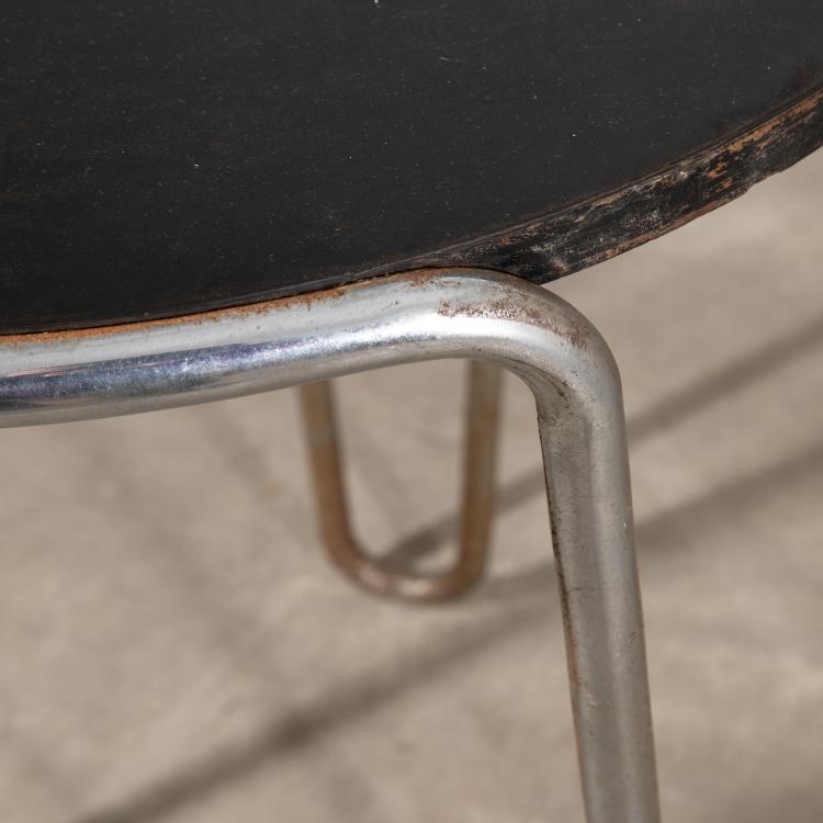 Bild 7 zu Objekt, 2 three-legged steel tube loop tables, Thonet France, K-16O 11